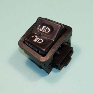 Кнопка переключения ближнего и дальнего света скутер (большая 32 х 40 мм., с функцией мигания)