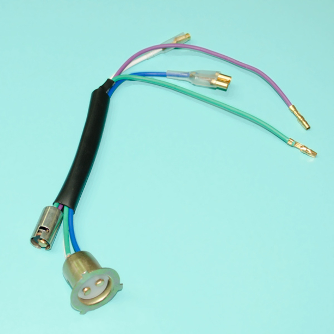 Цоколь лампы фары Альфа P15D и подсветки (патрон 4 отдельных провода)