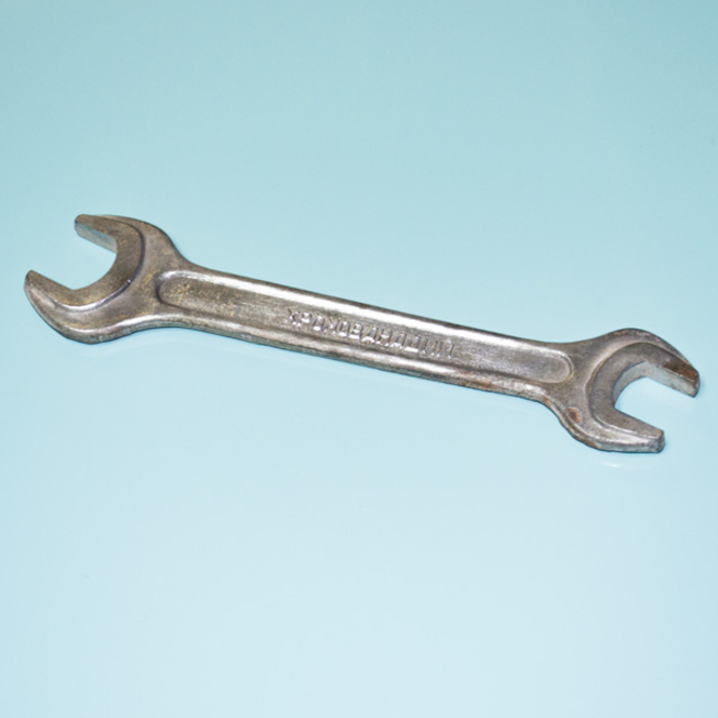 Ключ рожковый 19 x 22 мм.