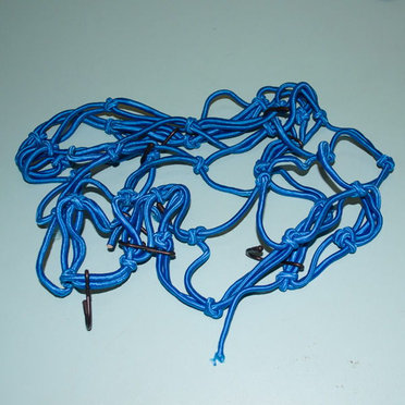 Сетка крепления багажа 40 х 40 см. с металлическими крючками (синяя)